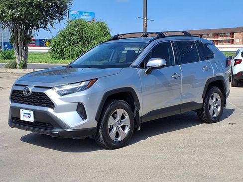 Used 2023 Toyota RAV4 XLE w/ Convenience Package FWD image 4