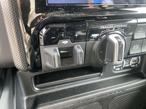 Used 2024 RAM 2500 Limited AWD/4WD image 33