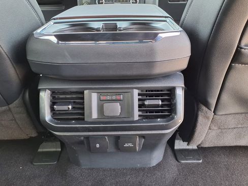 Used 2022 Ford F150 Lariat w/ Equipment Group 502A High image 18