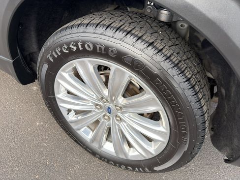 Used 2022 Ford Explorer Limited w/ Equipment Group 301A image 15