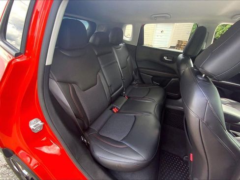 Used 2018 Jeep Compass Trailhawk w/ Popular Equipment Group AWD/4WD image 24