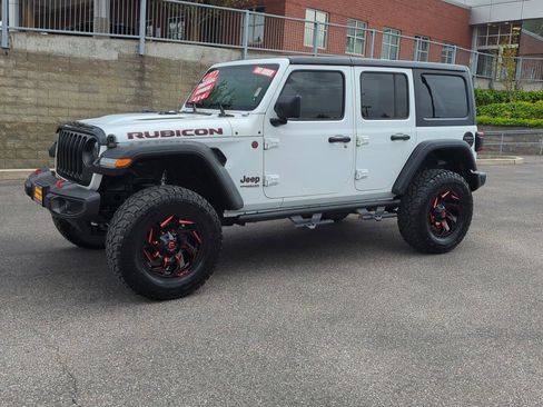 Used 2022 Jeep Wrangler Unlimited Rubicon w/ LED Lighting Group AWD/4WD image 3