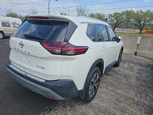 Used 2023 Nissan Rogue SV w/ SV Premium Package image 11