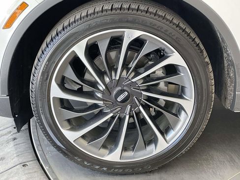 Used 2026 Lincoln Aviator Reserve AWD/4WD image 11