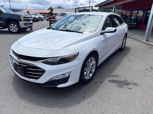 Used 2020 Chevrolet Malibu LT w/ Leather Package image 2