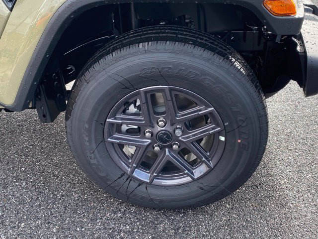 New 2025 Jeep Gladiator Sport AWD/4WD image 11