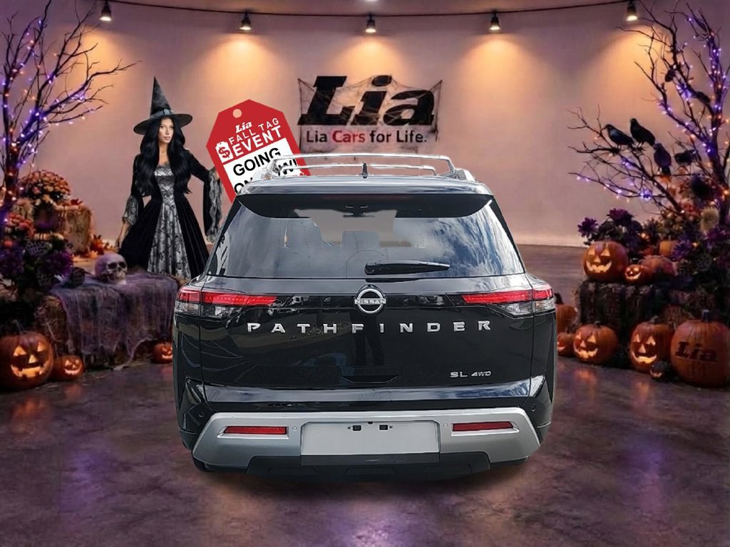 Used 2025 Nissan Pathfinder SL AWD/4WD image 5