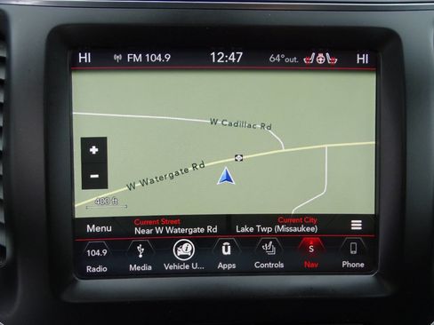 Used 2019 Jeep Cherokee Latitude Lux w/ Comfort & Convenience Group image 3