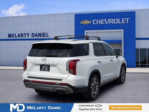 Used 2023 Hyundai Palisade SEL w/ Premium Package FWD image 5
