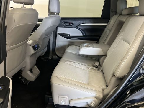 Used 2019 Toyota Highlander Plus image 23