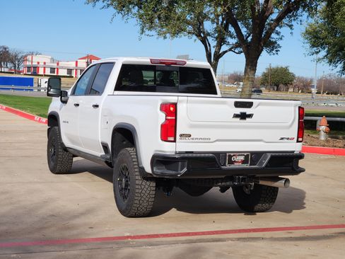 New 2026 Chevrolet Silverado 2500 ZR2 image 3