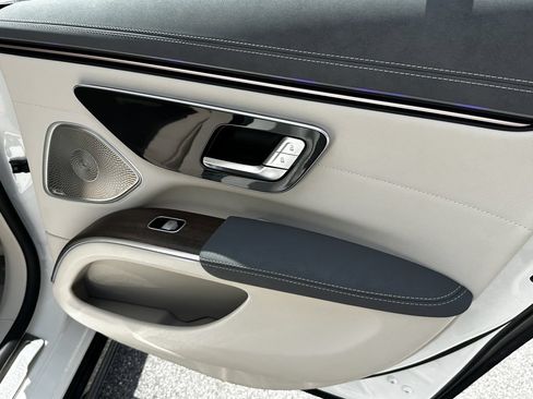 Certified 2023 Mercedes-Benz EQS 580 4MATIC Sedan image 19