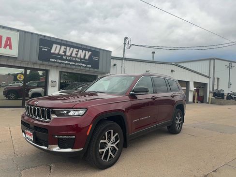 Used 2023 Jeep Grand Cherokee L Limited w/ Luxury Tech Group II AWD/4WD image 2