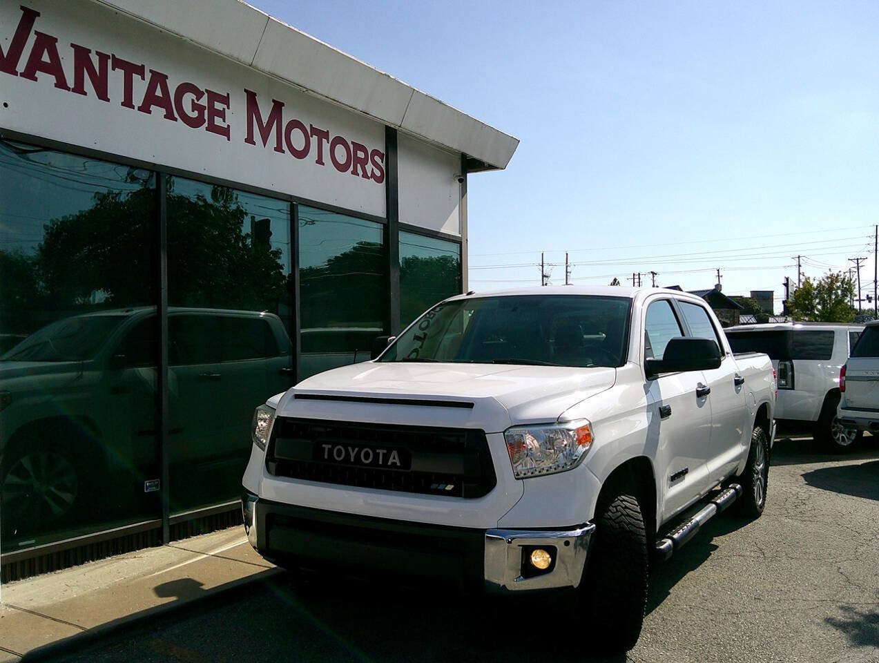 Used 2016 Toyota Tundra Limited w/ Limited Premium Package AWD/4WD image 1