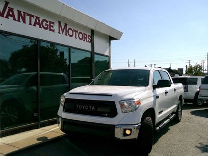 Used 2016 Toyota Tundra Limited w/ Limited Premium Package