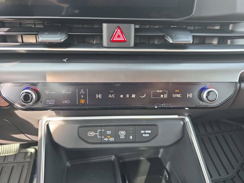 New 2026 Kia Carnival SX image 23