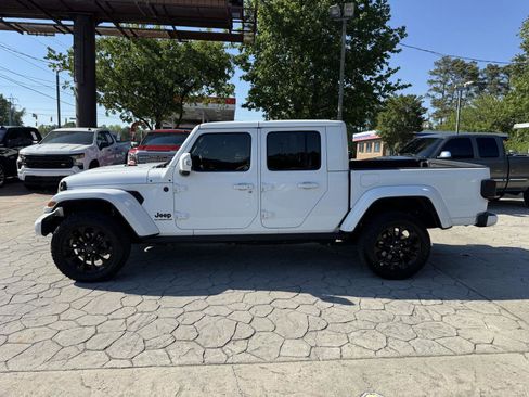 Used 2022 Jeep Gladiator Overland AWD/4WD image 8