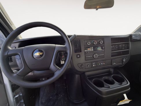 New 2025 Chevrolet Express 3500 Work Van w/ Power Convenience Package image 10
