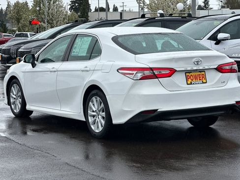 Used 2018 Toyota Camry LE FWD image 6