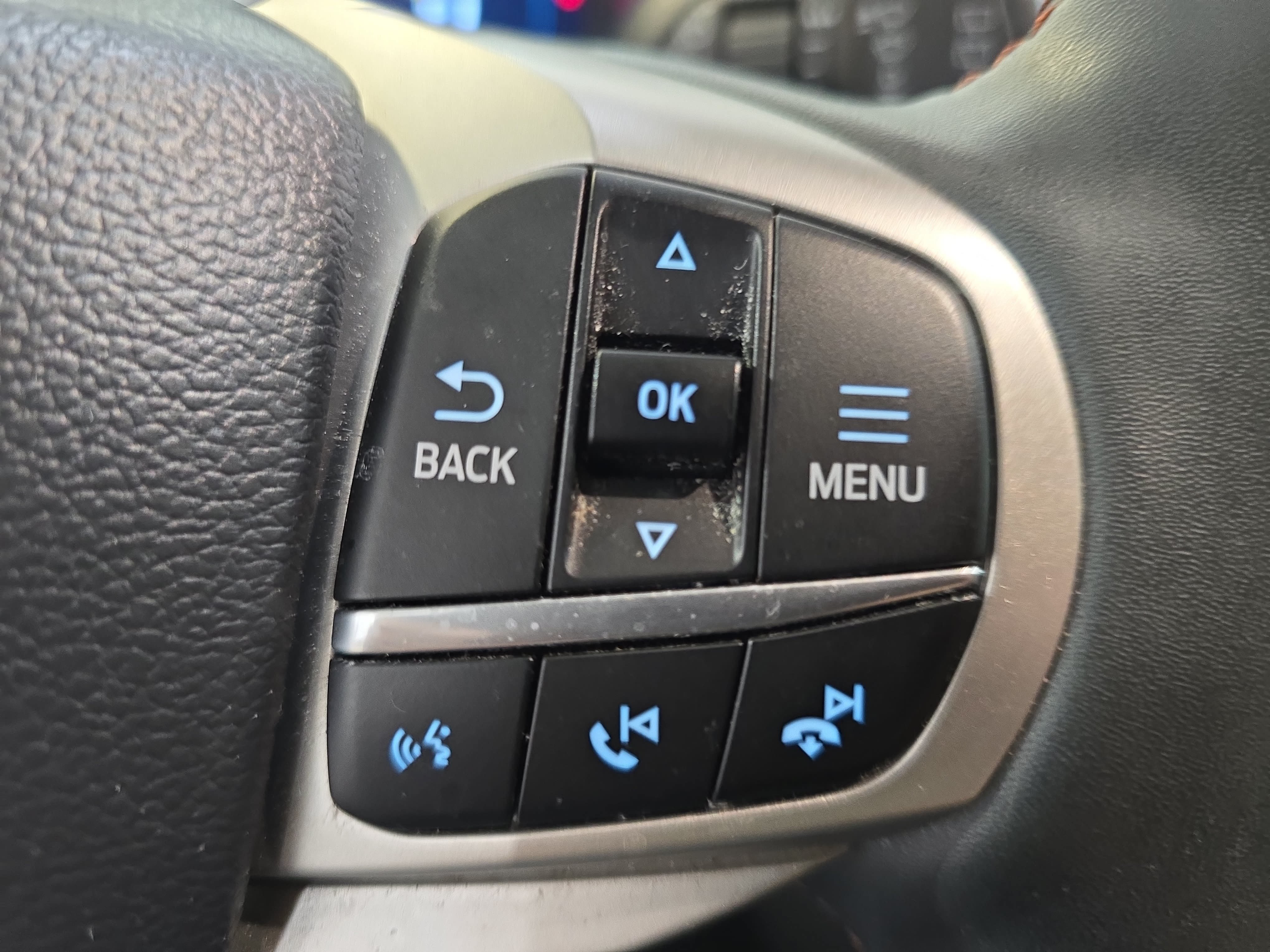 Used 2025 Ford Explorer Active w/ Active Comfort Package RWD image 15