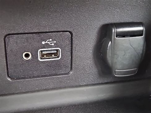 Used 2020 Nissan Sentra S image 23