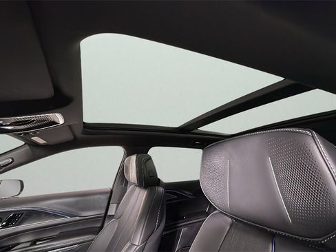 Used 2025 Cadillac Lyriq Sport image 26