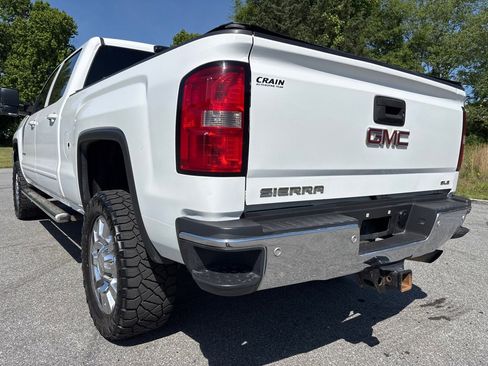 Used 2015 GMC Sierra 2500 SLE w/ SLE Preferred Package AWD/4WD image 3