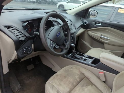 Used 2017 Ford Escape SE image 7