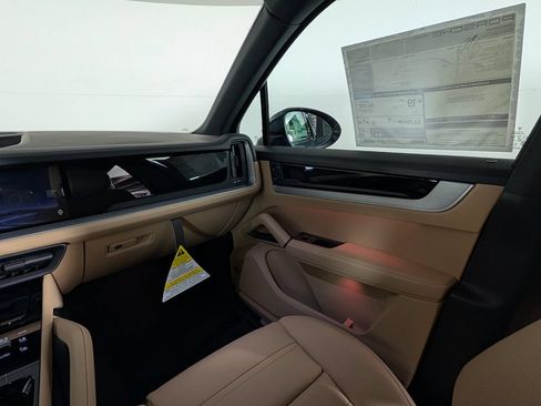 New 2026 Porsche Cayenne AWD/4WD image 23