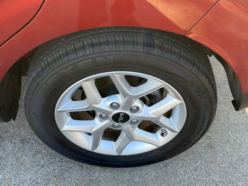 Used 2025 Kia Soul LX w/ LX Technology Package image 31