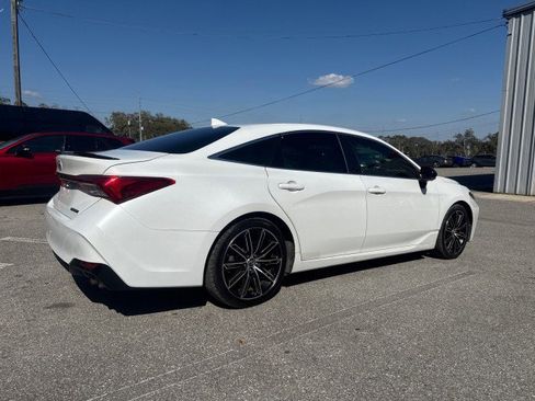 Used 2019 Toyota Avalon Touring image 9