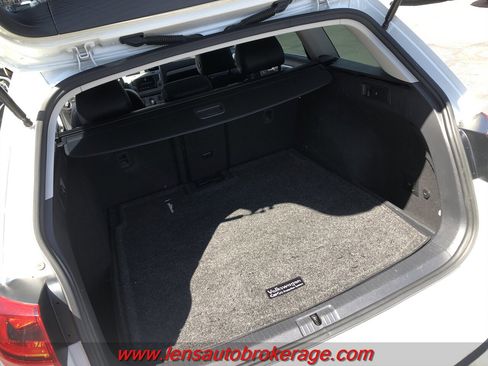 Used 2017 Volkswagen Golf SE image 19