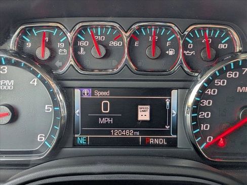 Used 2019 Chevrolet Suburban LT image 10