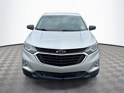 Used 2020 Chevrolet Equinox LS w/ LS Convenience Package image 2