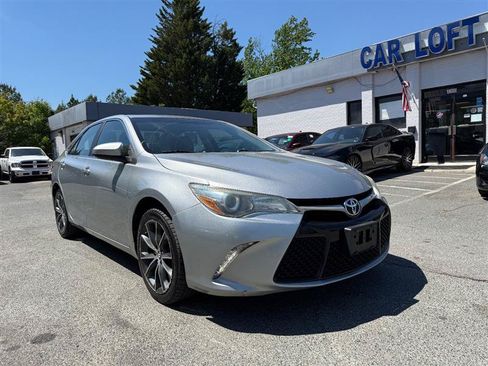 Used 2016 Toyota Camry XSE w/ Moonroof Package FWD image 4