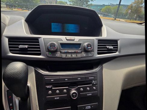 Used 2011 Honda Odyssey EX image 15