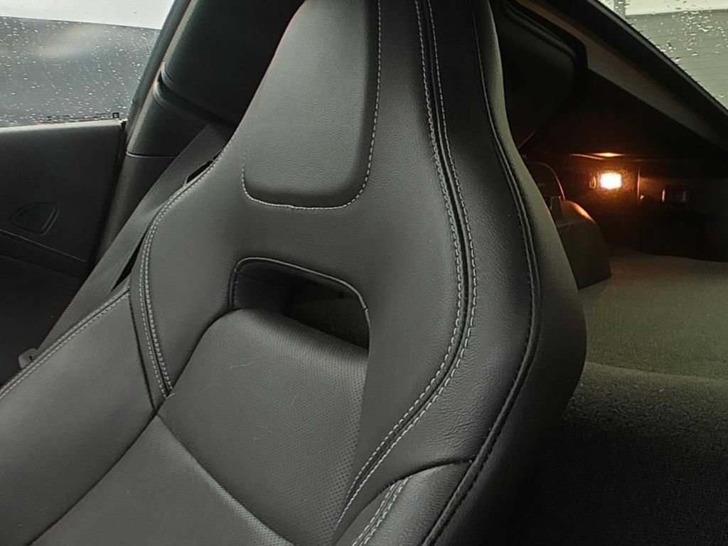 Used 2019 Chevrolet Corvette Stingray Coupe w/ 1LT RWD image 9