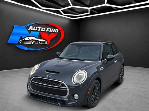 Used 2017 MINI Cooper S FWD image 1