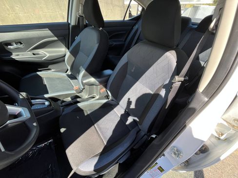 Used 2025 Nissan Versa SV FWD image 35