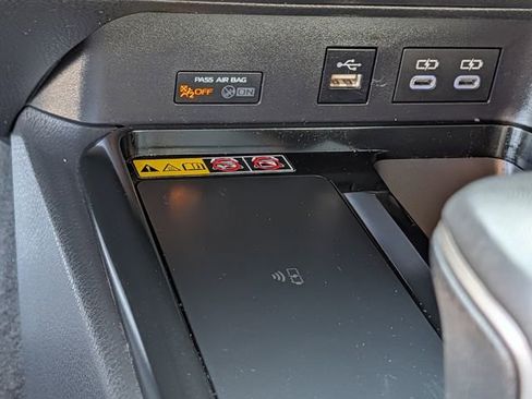 Used 2025 Toyota Camry SE w/ Convenience Package FWD image 17