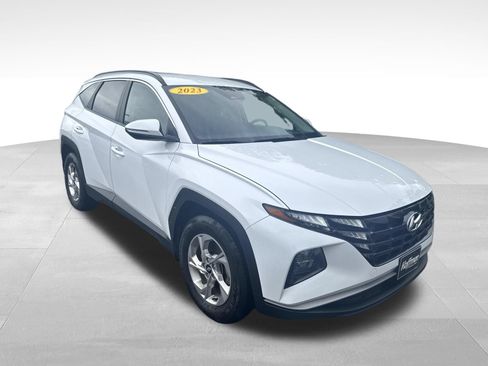 Used 2023 Hyundai Tucson SEL FWD image 2
