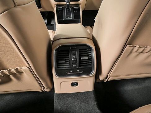 New 2026 Porsche Macan AWD image 20