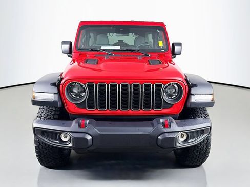 Used 2025 Jeep Wrangler Unlimited Rubicon AWD/4WD image 2