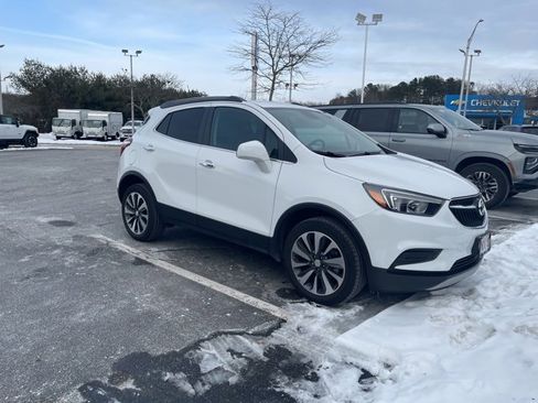 Used 2022 Buick Encore Preferred w/ Safety Package image 2
