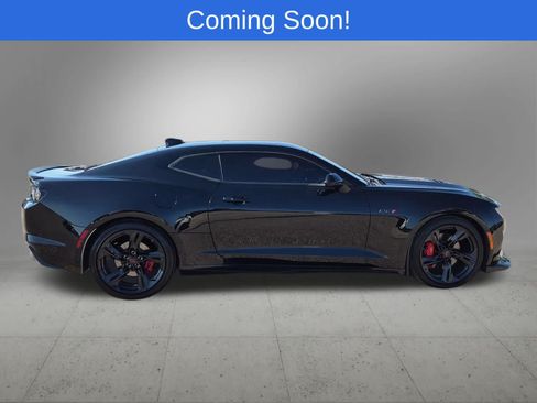 Used 2022 Chevrolet Camaro LT w/ RS Package RWD image 7