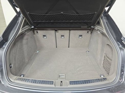 Certified 2019 Porsche Macan image 25