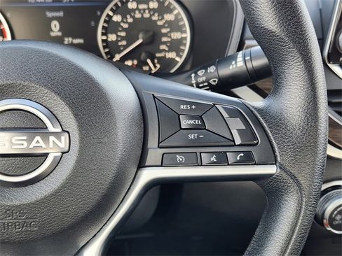 Used 2023 Nissan Altima 2.5 SV image 19