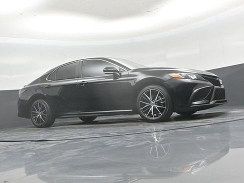 Used 2024 Toyota Camry SE FWD image 40