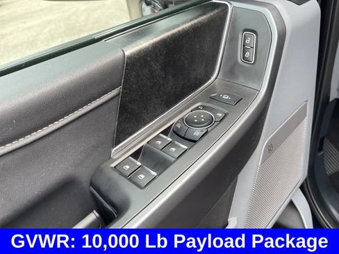 Used 2025 Ford F250 XLT w/ Black Appearance Package AWD/4WD image 11