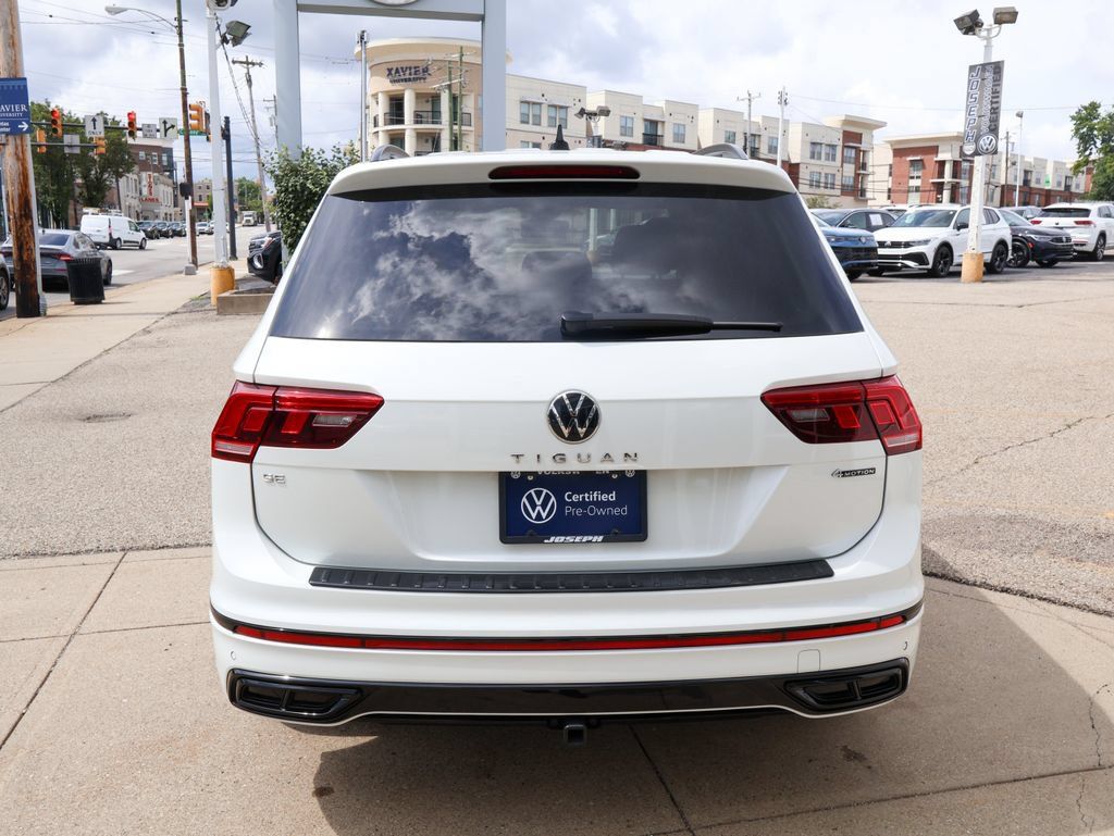 Certified 2024 Volkswagen Tiguan SE R-Line AWD/4WD image 4